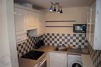 מלון The Waterside In 3*