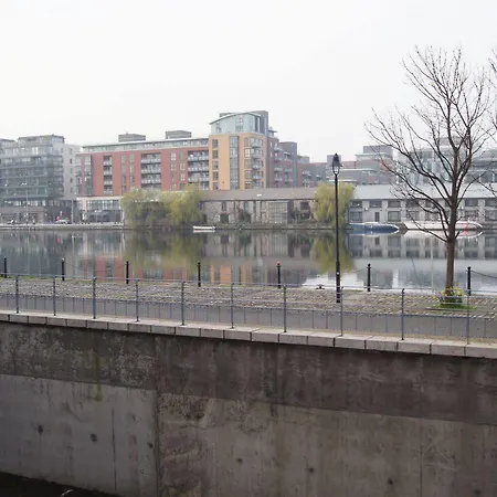 Hotel The Waterside In Dublino